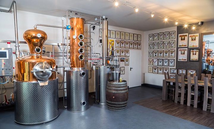 Distillery tour - distillery room