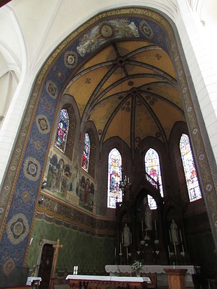 Church in Ditrau - altar